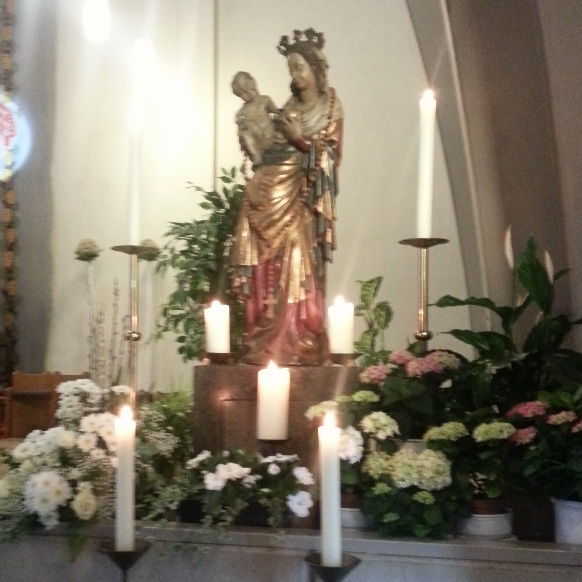 Karl Ramy Maria Maienkönigin | Pfarrei Christus unser Friede